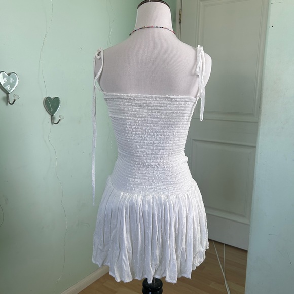 Isabelle’s Cabinet White Ruffle Beach Girl Next Door Summer White Dress - Picture 5 of 7